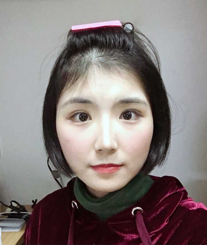 175女生方脸短额头没下巴适合什么发型