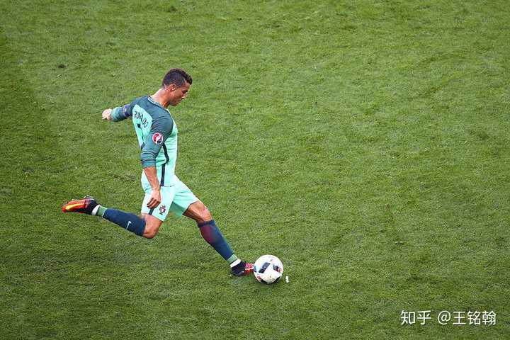 c罗为什么不穿10号球衣?