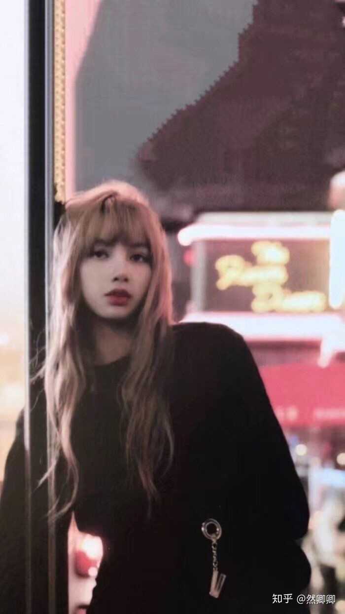 lalisa 偶像也是人不是神 当然做不到让每个人都满意都喜欢  你还专门