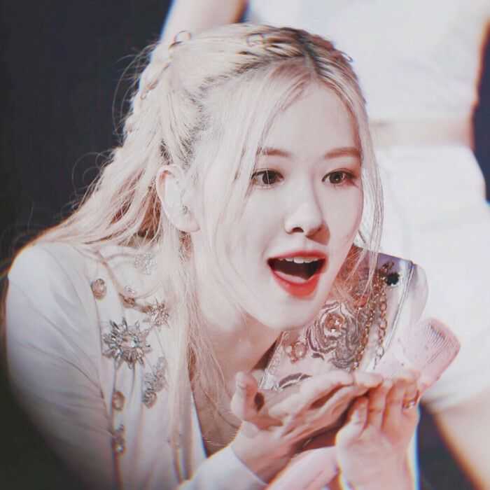 blackpink头像微信,粉墨头像四人 能分享一些可可爱爱的blackpink全员的头像吗?