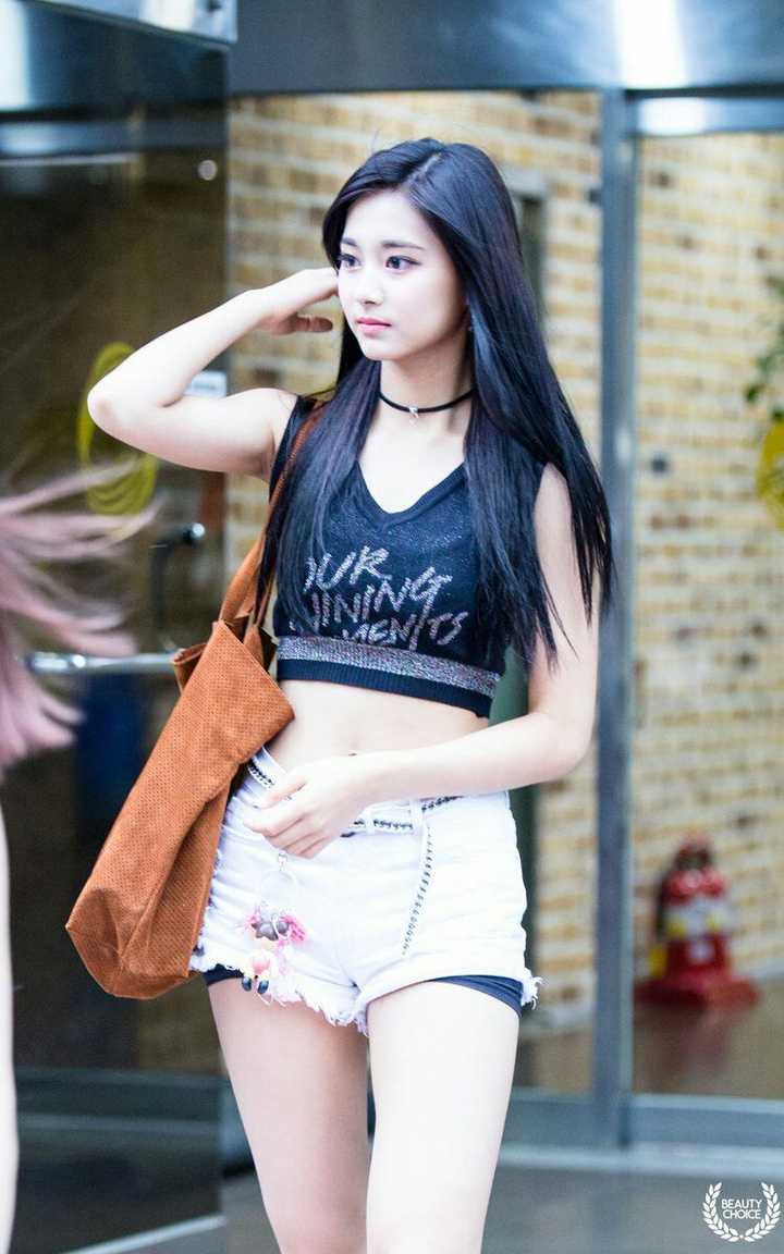 twice 成员周子瑜有哪些惊为天人的瞬间?