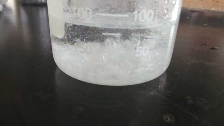 说来惭愧,无机晶体做得比较少.有机的话,实验课做过苯甲酸的重结晶.