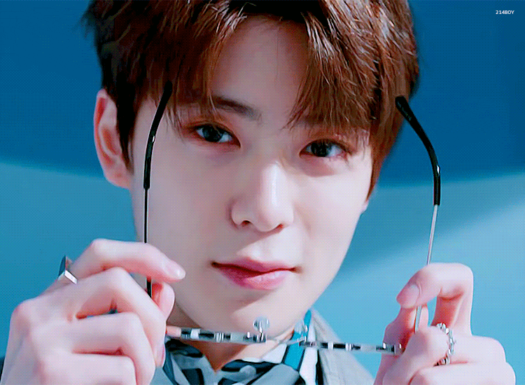求nct 127 郑在玹的好看的照片或者视频?