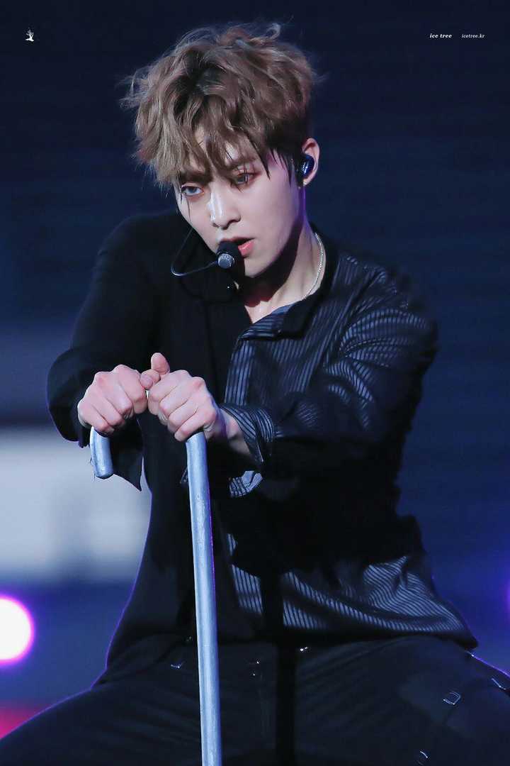 跳舞: 珉锡跳舞也真的很吸引人  蝴蝶少女,玩男孩,日棍舞……看过一遍