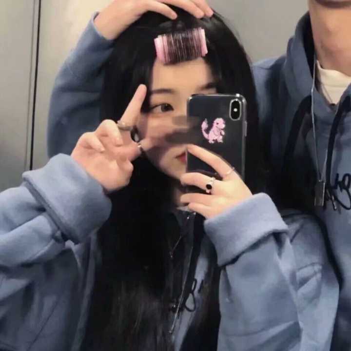 跪求女生被抱在怀里的情头有吗?