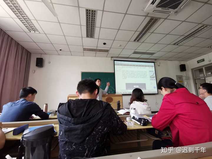 在华中科技大学读书,你们有遇到哪些很棒的老师吗?