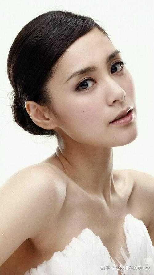 如何评价钟欣桐(阿娇)的长相?