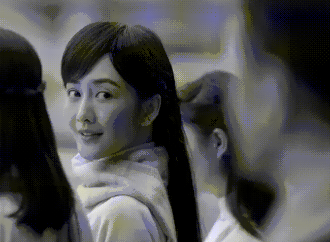 三个角色的三种笑是不一样的,张离羞涩沉稳一点,牧春花的笑后面有真