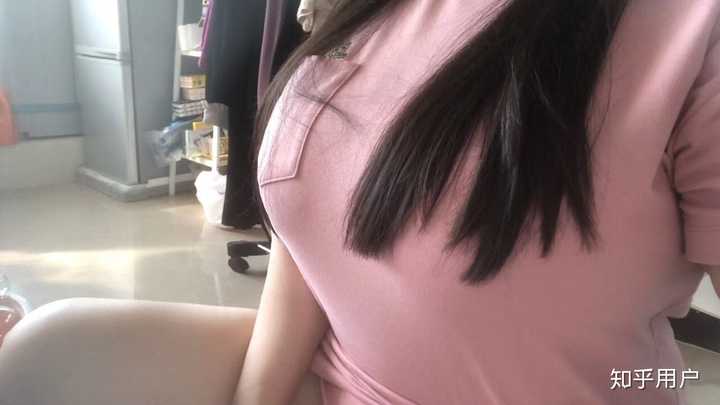 胸部比较丰满的女孩穿什么衣服好?