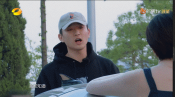 如何评价于小彤和陈小纭生气吵架时两人的表现?