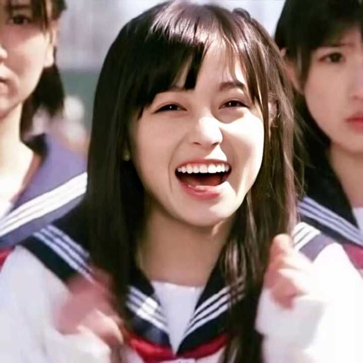 有没有笑起来甜甜的女生头像?