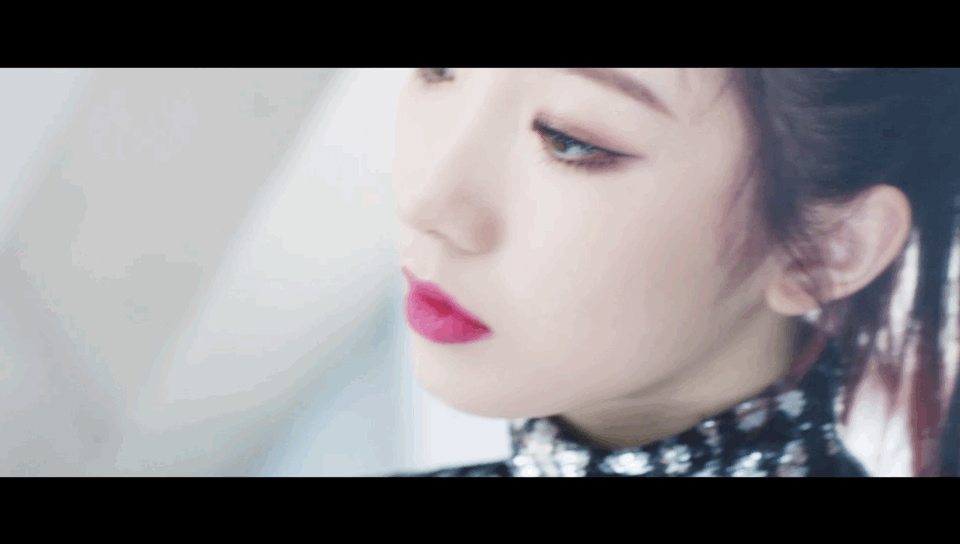 vogueme的采访里也夸她有着