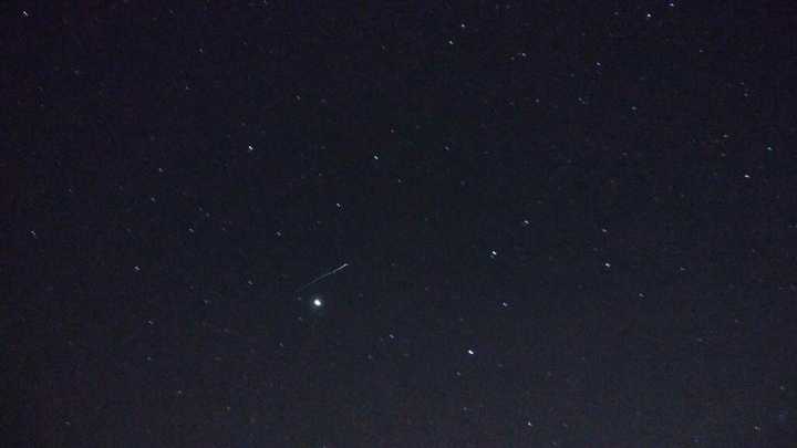 这张是木星和整个狮子座(好像还有一只流星)