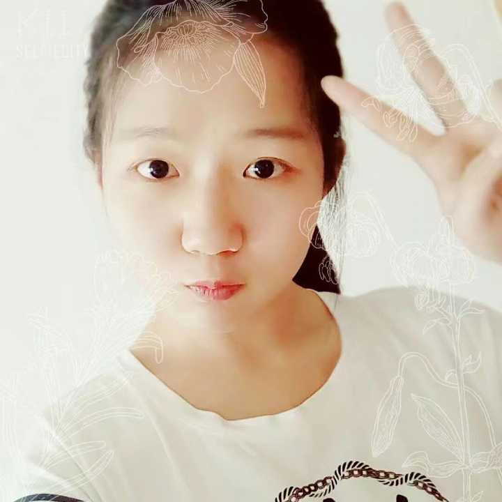 女生由丑变漂亮是什么体验?