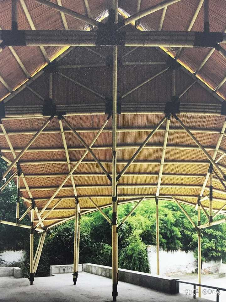 何陋轩,进入课本的重要建筑,必须去看一下这个"现代建筑"——茅草屋