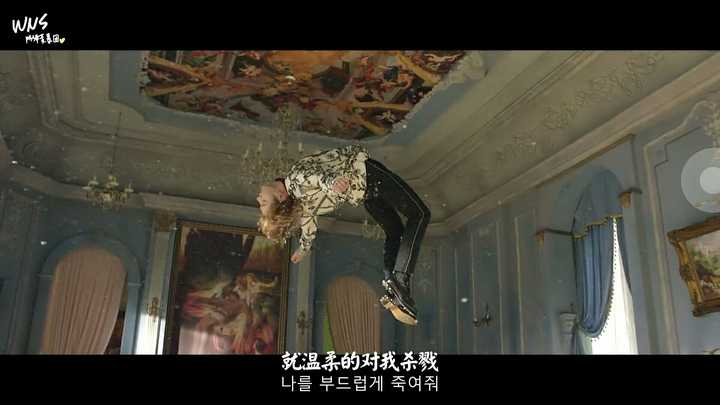 亚伯汗在自己创造的空间里是绝对的主宰 一旦解开束缚空间就会扭曲
