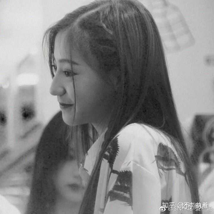 我来给大家安利一个非常冷门的小偶像:来自snh48的袁一琦,就是我头像