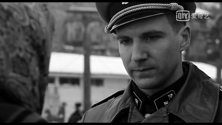 拉尔夫·费因斯,《辛德勒的名单》里饰演一位纳粹军官,屠杀犹太人的