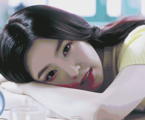 音色超级好听的sana,卖萌也是很甜.
