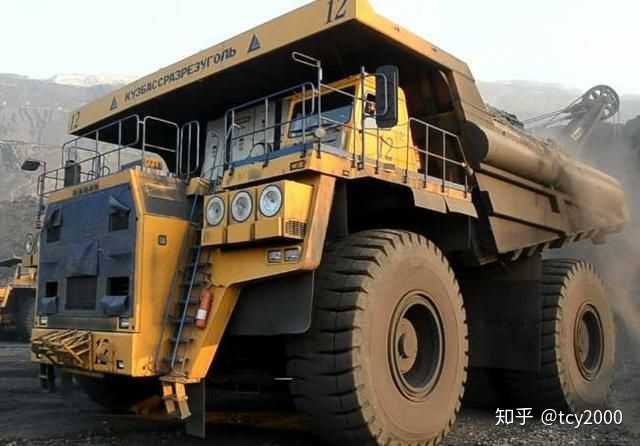 如何装备一辆在丧尸世界既能生存又能进攻的战车?