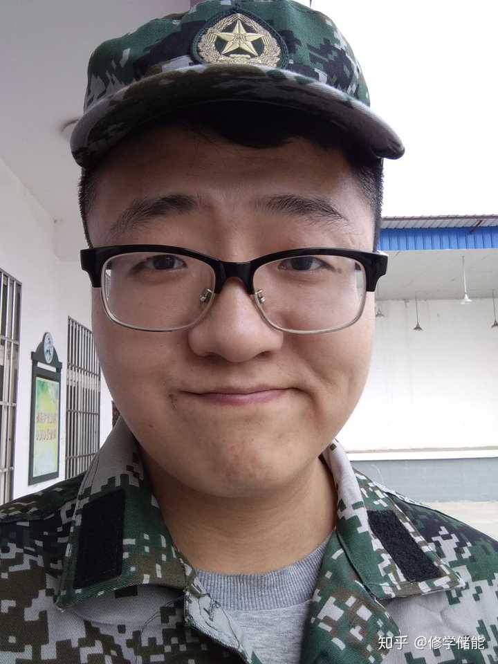 帅的男生是如何一步步变丑的?