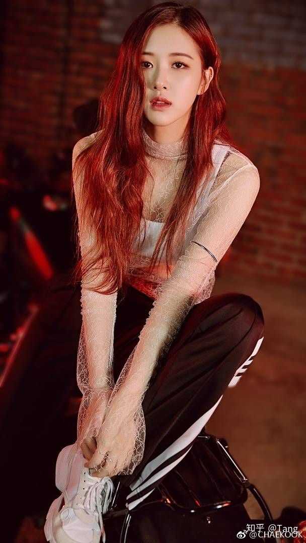 评价一下blackpink里rose的各方面?