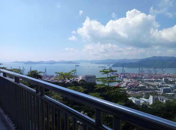 如何评价深圳市盐田高级中学
