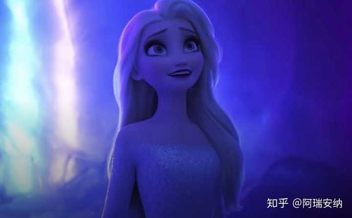 第二部,揭开谜底之后,艾莎的头发披散了下来,象征着自由自我,找回了本