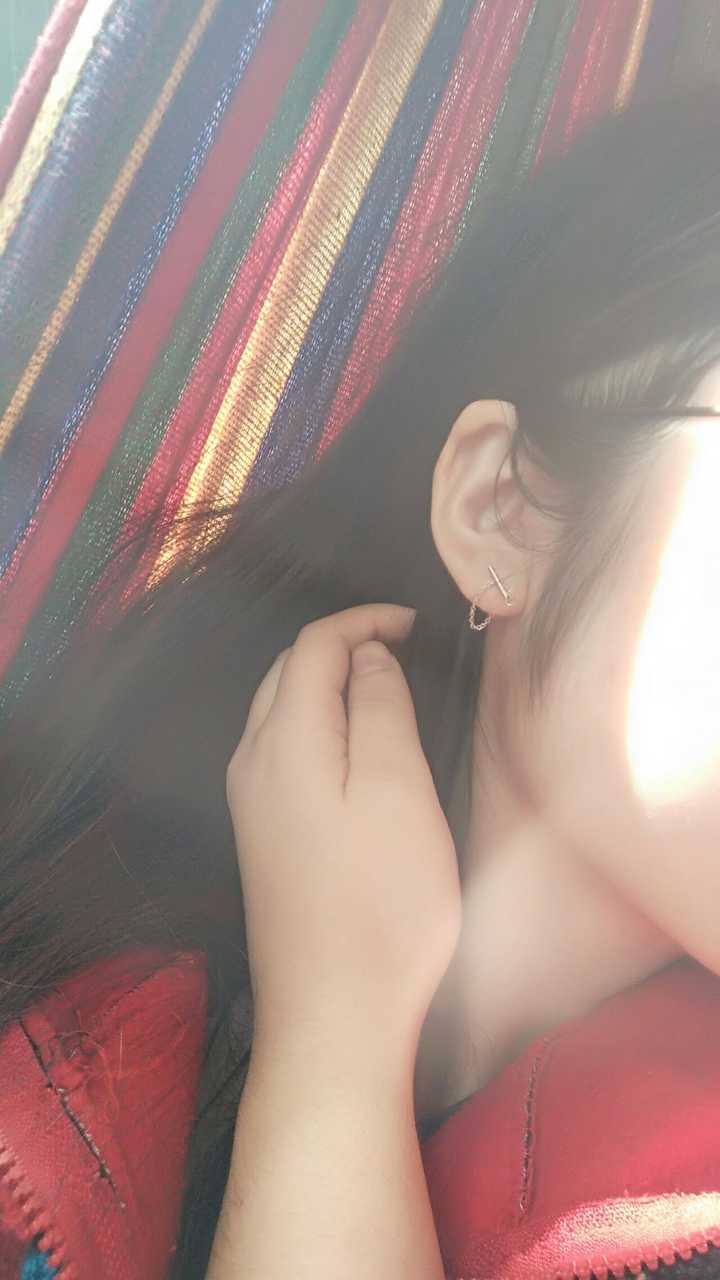 女生鬓角头发多且浓厚是一种怎么样的体验?