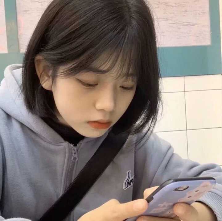 有哪些好看的qq头像(女生的)动漫/真人?
