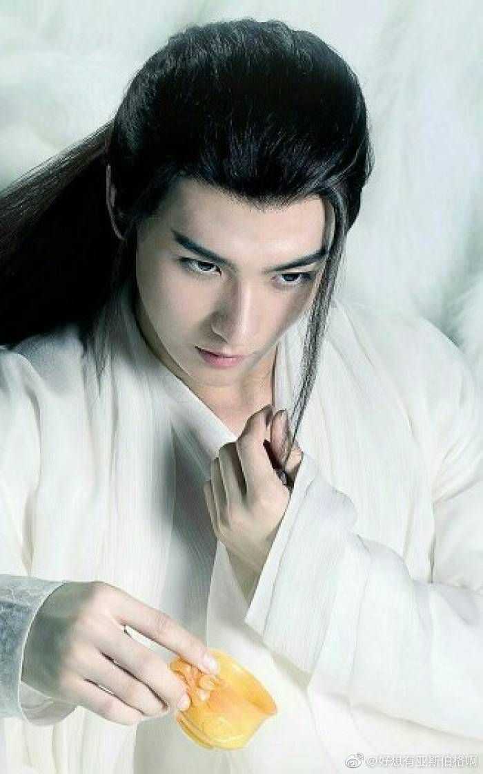 为什么有人说成毅和李宏毅长的很像