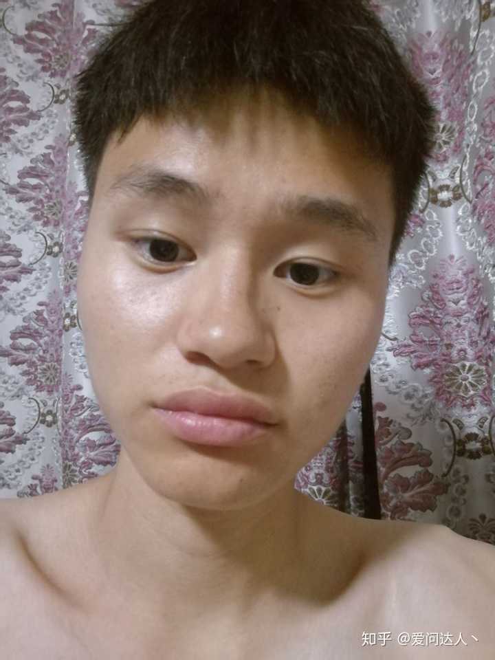 嘴唇厚的男生真的很丑吗?