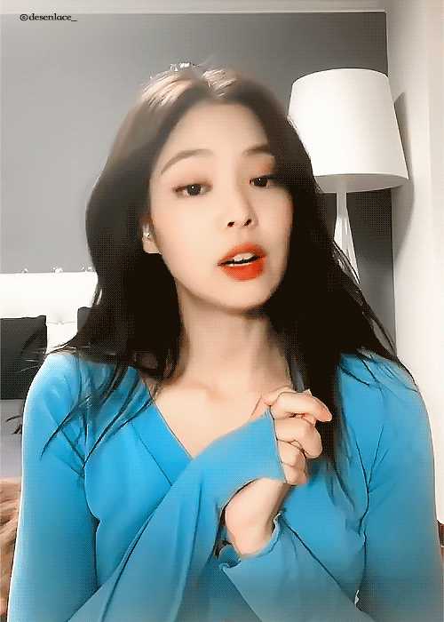 我对jennie转粉是因为葬爱那首歌里jennie那一小段弹舌,果断买了那