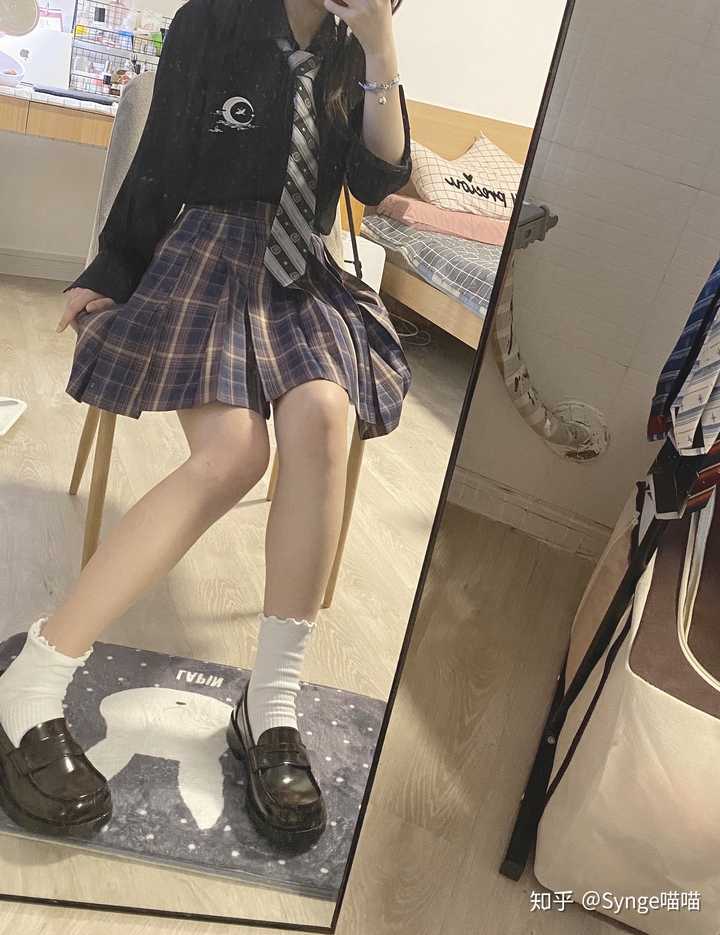 诸神黄昏太好看了第n次安利.搭配黑色衬衫真的很酷啊.
