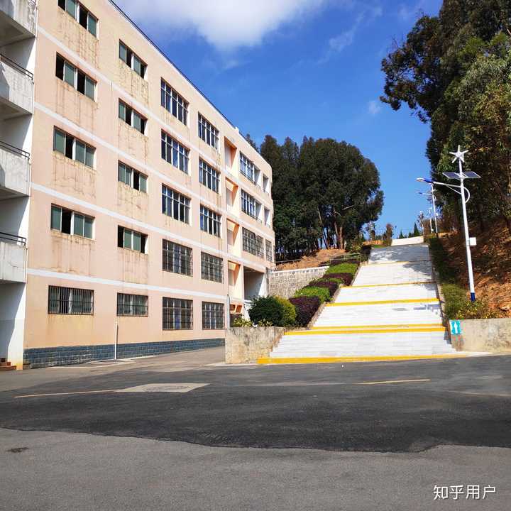 在玉溪师院附中就读是一种怎样的体验?