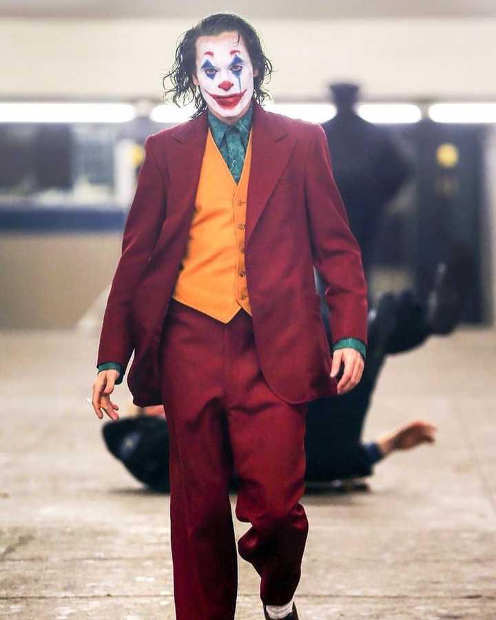 如何评价杰昆菲尼克斯(joaquin phoenix)扮演的小丑?