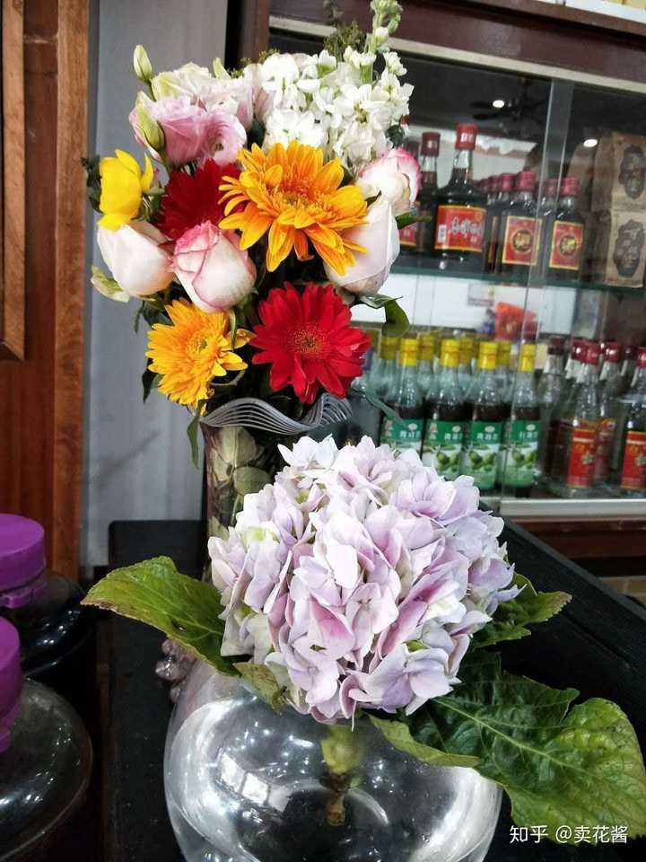 这种花一般都是云南昆明基地空运包邮,节省时间,同时售后也很完善,我