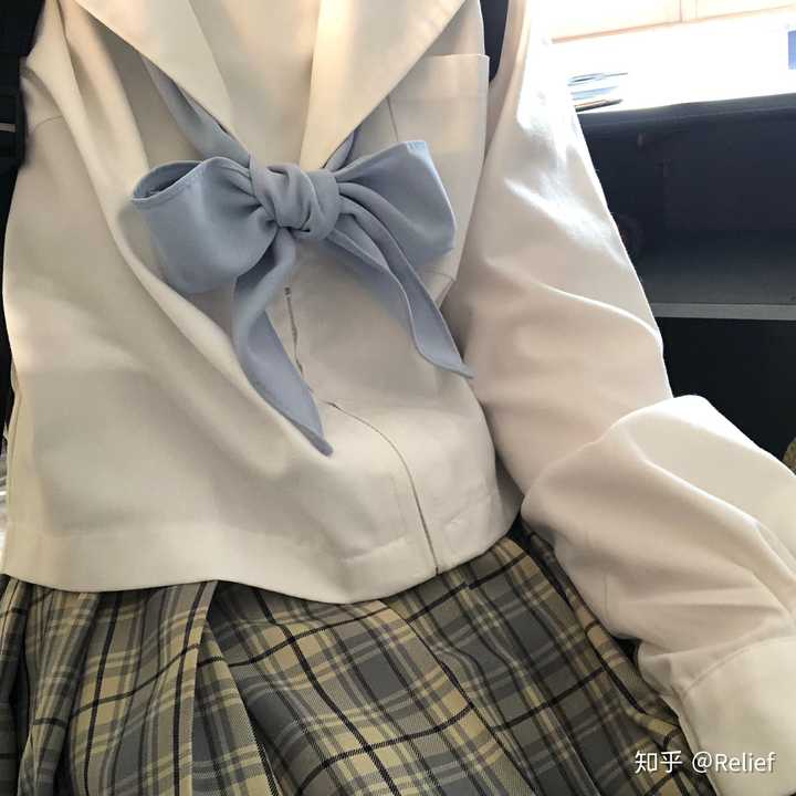 穿jk 制服上街是什么体验?