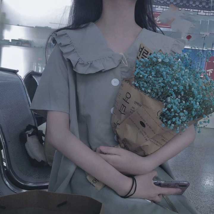 有没有类似的文艺风头像:)?