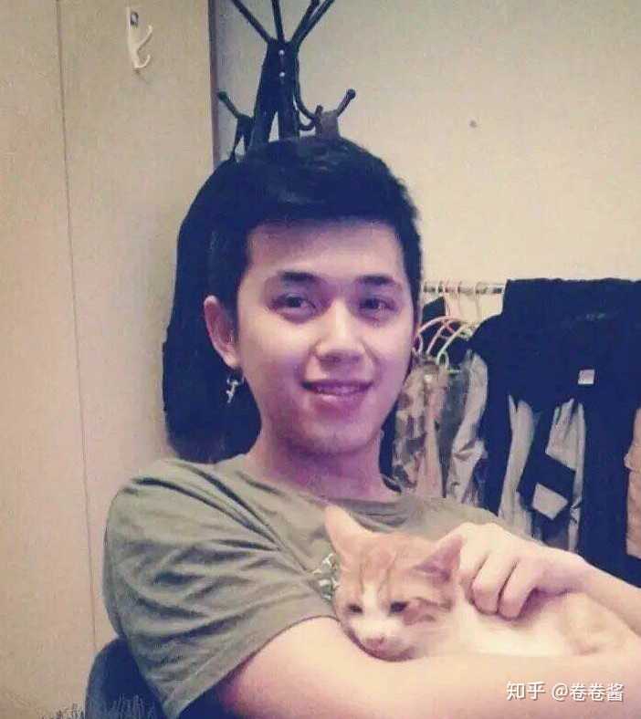 李佳琦小助理之前做什么工作的?