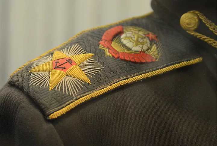 苏联海军元帅常服肩章细节照(照片来自诚实的伊万)