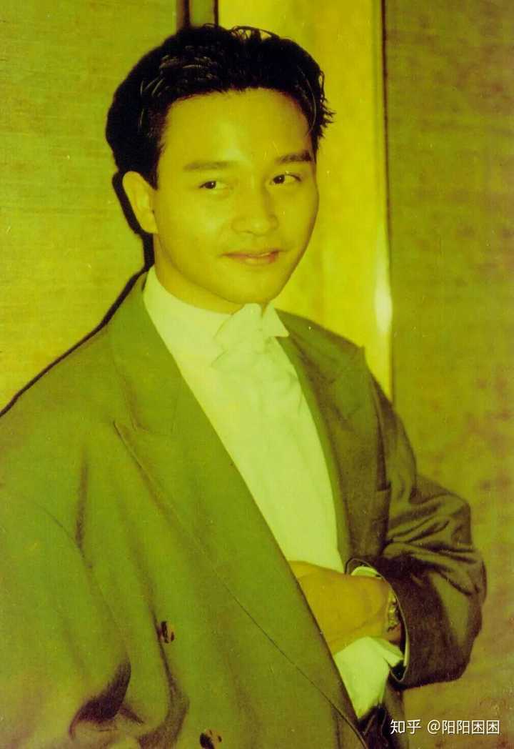 张国荣到底哪里帅?