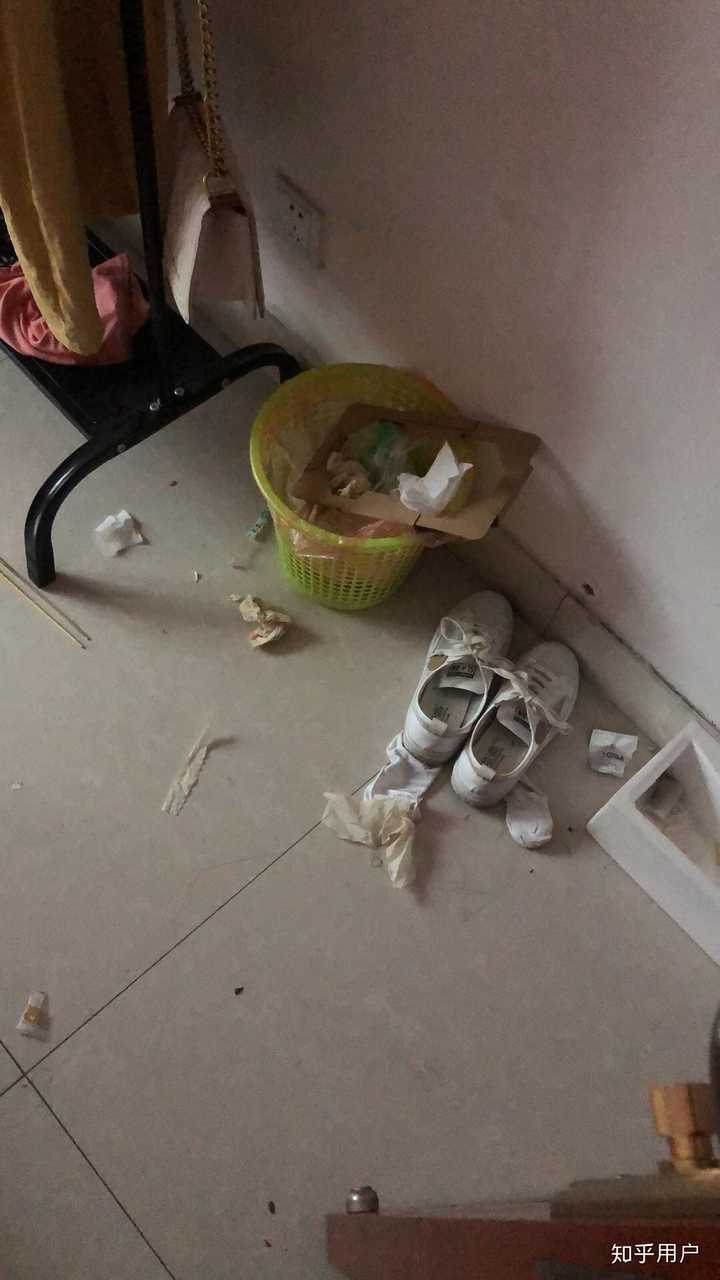 你见过最邋遢的女生有多邋遢?