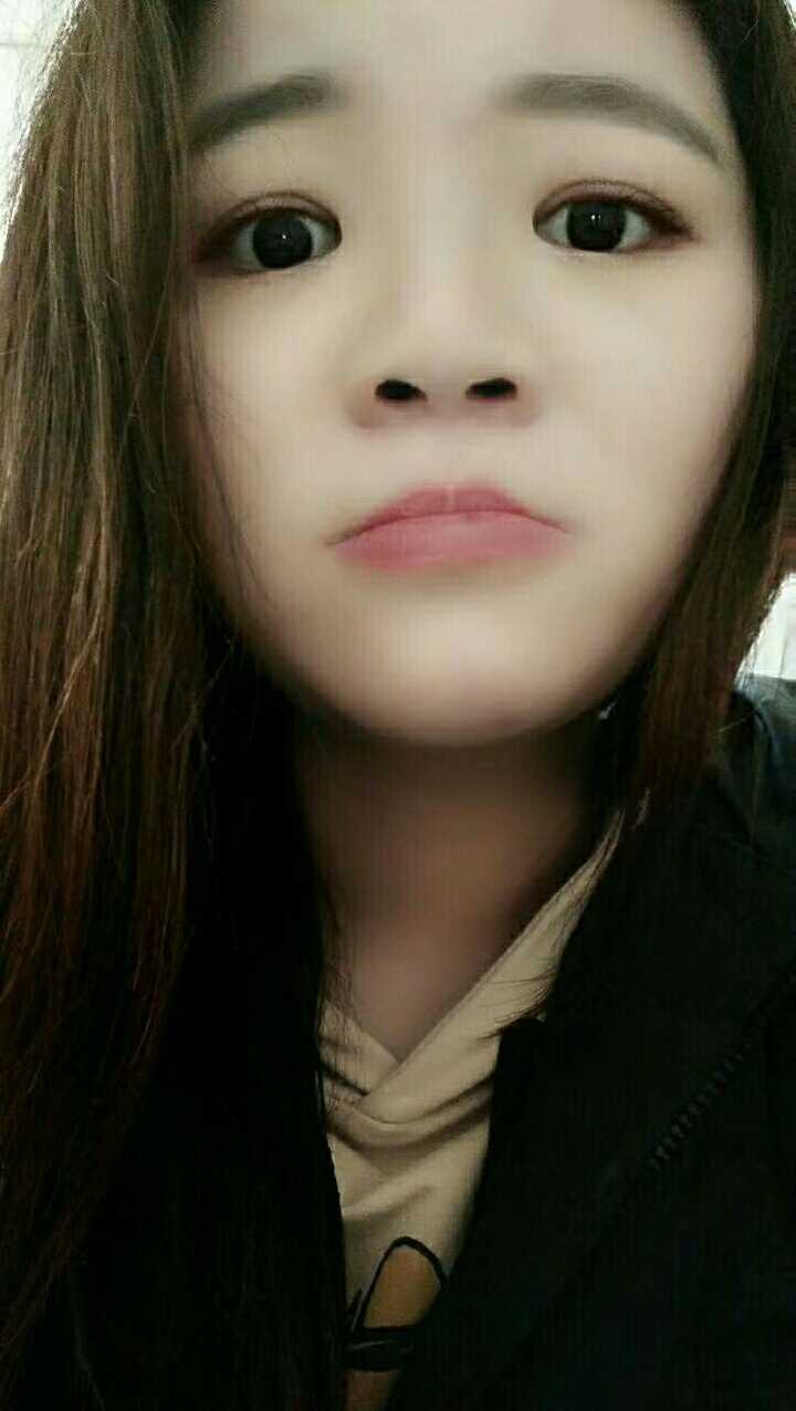 刷朋友圈时无意中看到的一妹子的照片,感觉超美