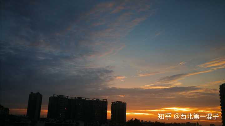 成都某个普通的多云的黄昏 (我这什么破手机呀)