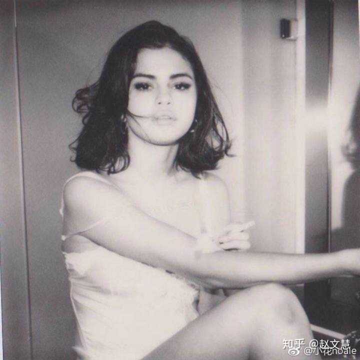 selenagomez黑白,selenagomez黑白照 selena gomez好看的照片有哪些?