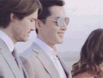 你有胡歌帅炸天的照片吗?或者自黑的也行,或者丑的也行?