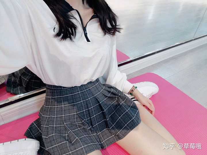 为什么好多男生喜欢穿百褶裙的女生?