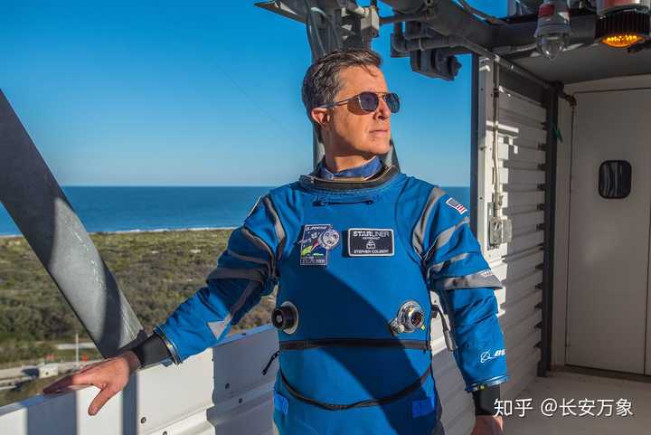 有谁了解太空探索技术公司(spacex)的宇航服?