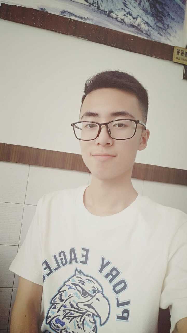 学会打扮后同一个男生颜值会有什么变化?